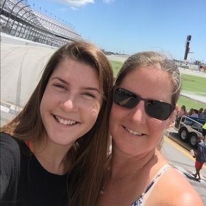 Meet your Posher, Traci